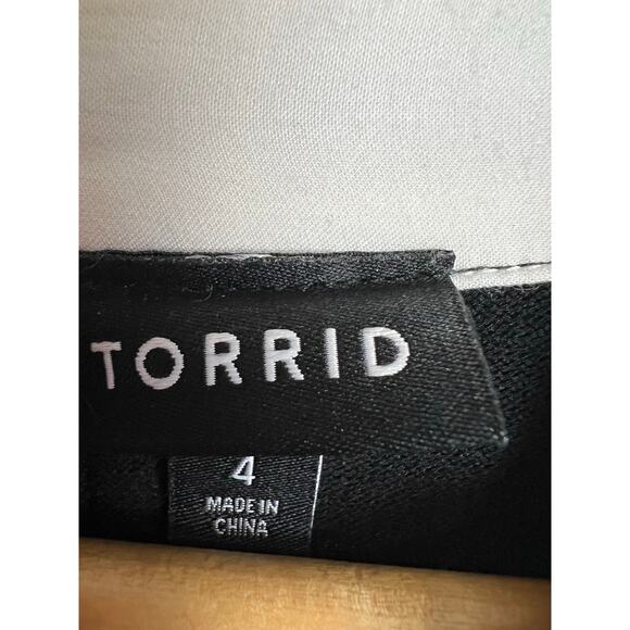 Torrid Fitted Pullover 2-Fer Sweater Black White 4 Preppy Plus 4X Career Curvy - Picture 8 of 9